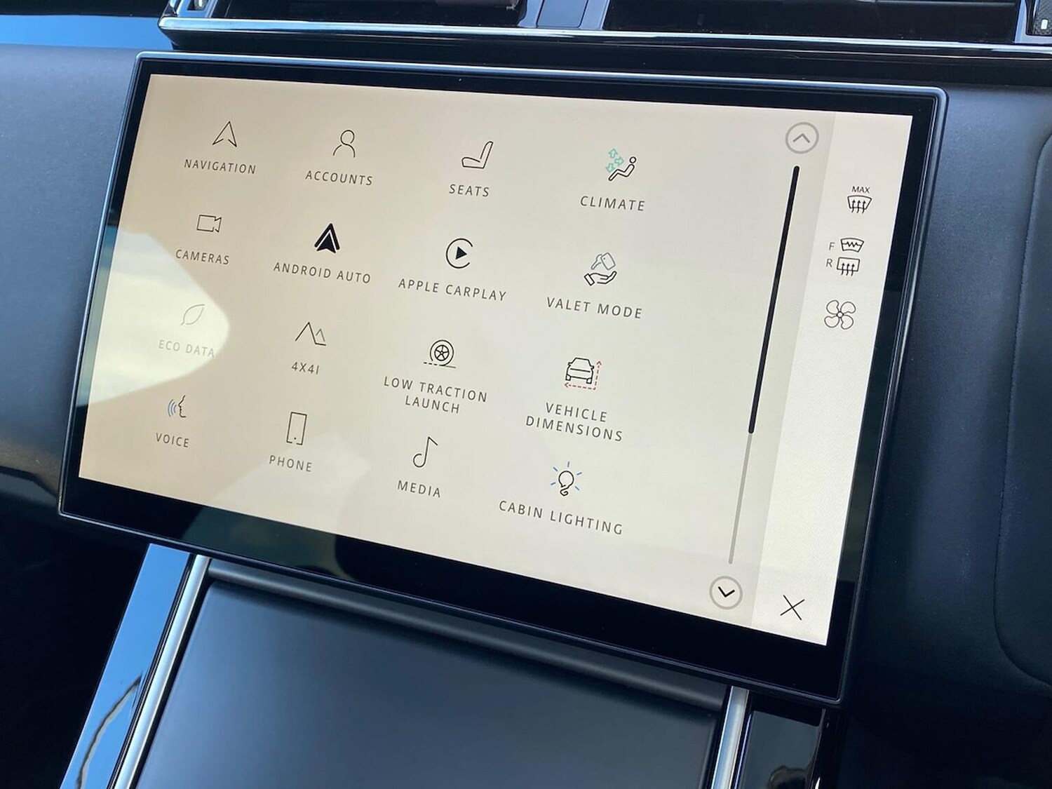 Used Land Rover Range Rover Velar 2023 for sale - 76578319: Photo 34