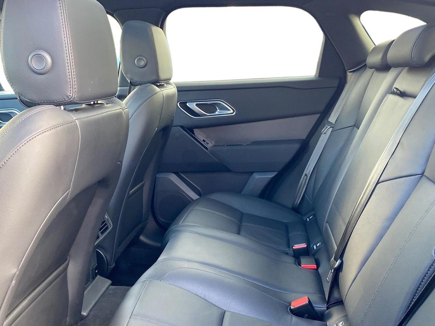 Used Land Rover Range Rover Velar 2023 for sale - 76578319: Photo 4