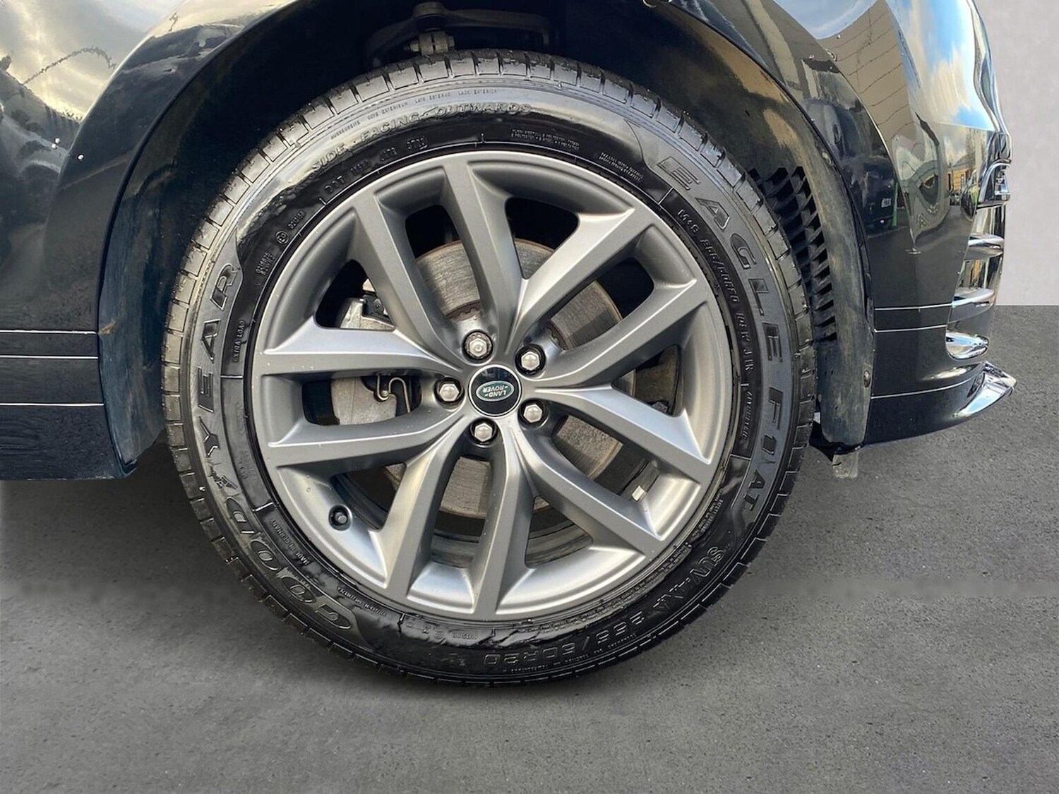 Used Land Rover Range Rover Velar 2023 for sale - 76578319: Photo 8