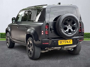 Used Land Rover Defender 2023 for sale - 78750661: Photo