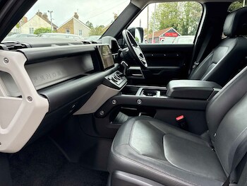Used Land Rover Defender 2023 for sale - 78750661: Photo