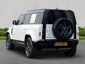 Used Land Rover Defender 2024 for sale - 78310703: Photo