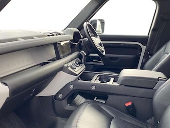 Used Land Rover Defender 2024 for sale - 78310703: Photo