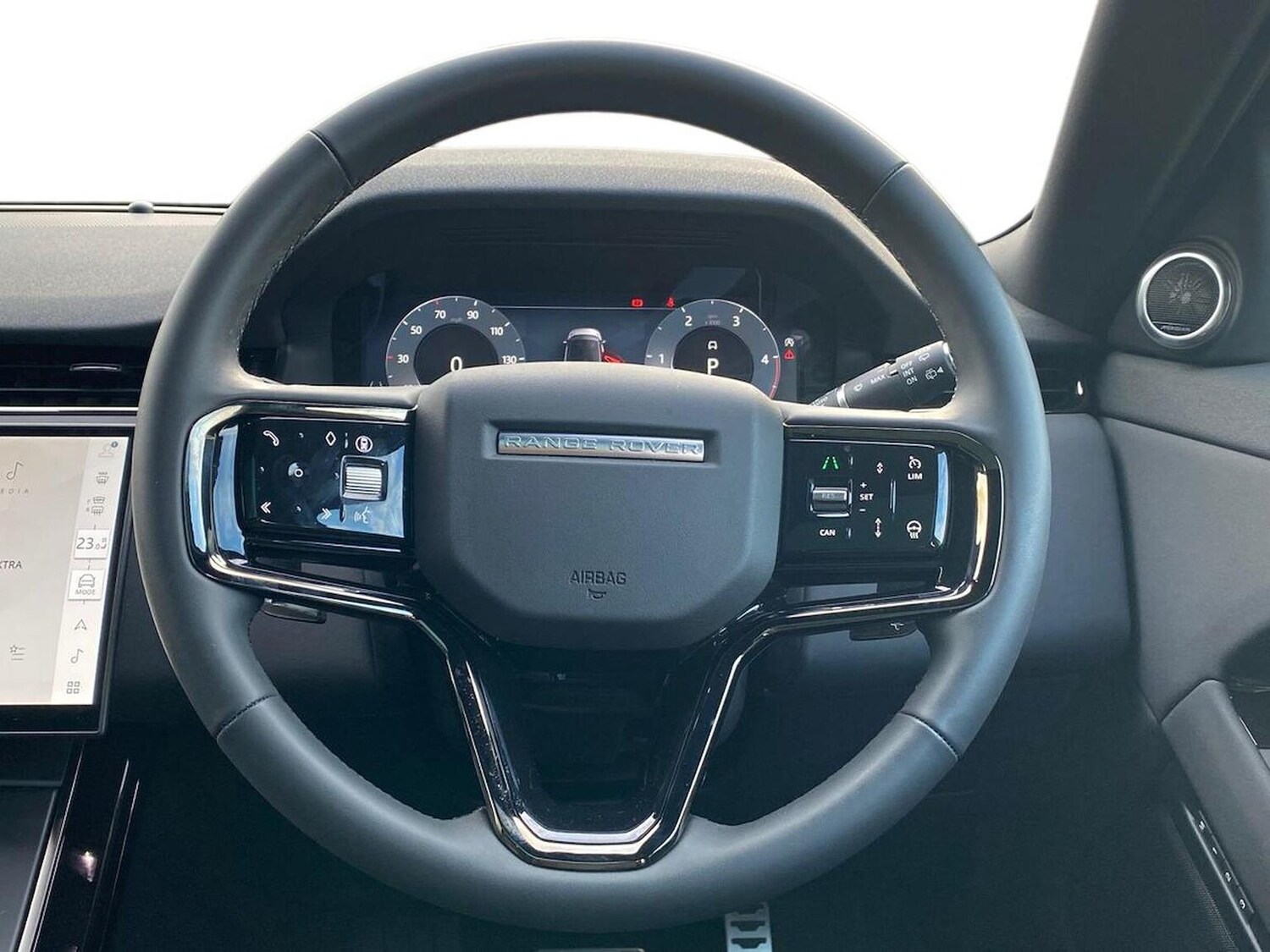 Used Land Rover Range Rover Evoque 2025 for sale - 76477235: Photo 15