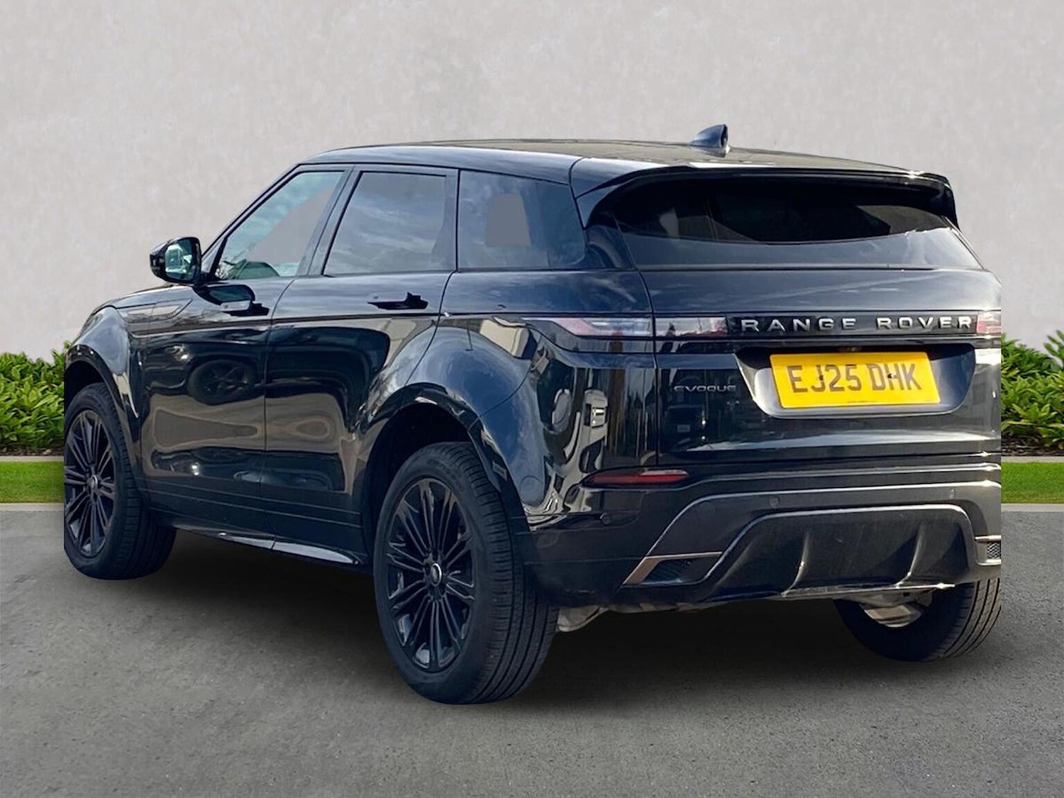 Used Land Rover Range Rover Evoque 2025 for sale - 76477235: Photo 2