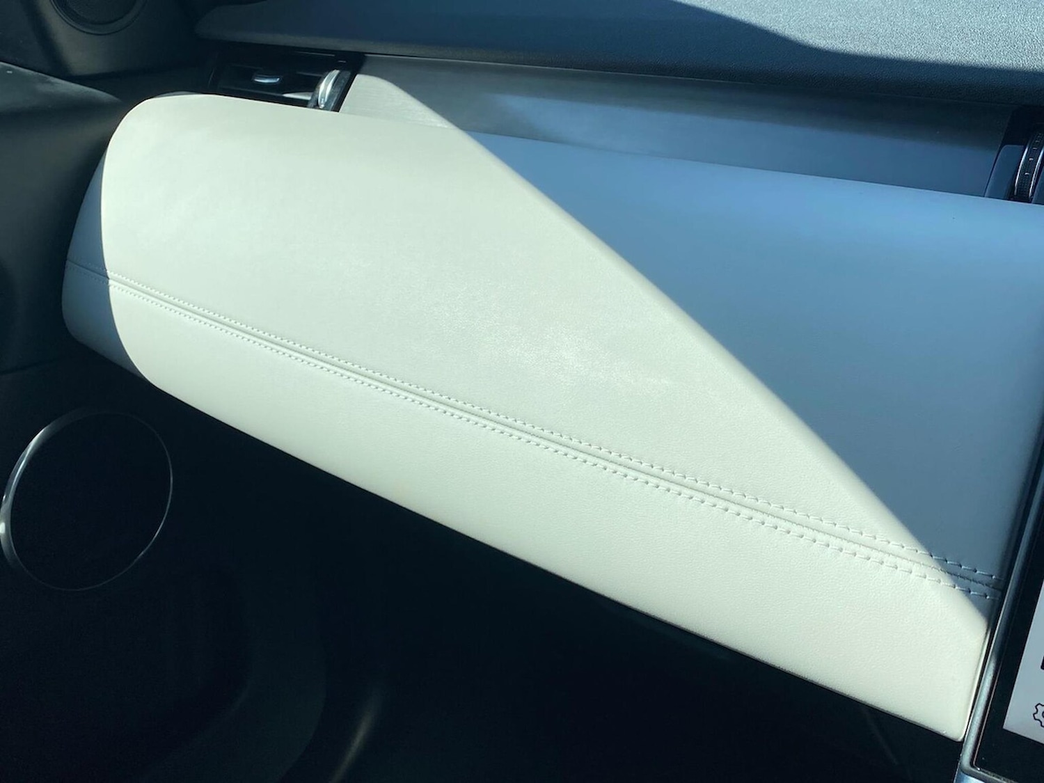 Used Land Rover Discovery Sport 2024 for sale - 78193978: Photo 46