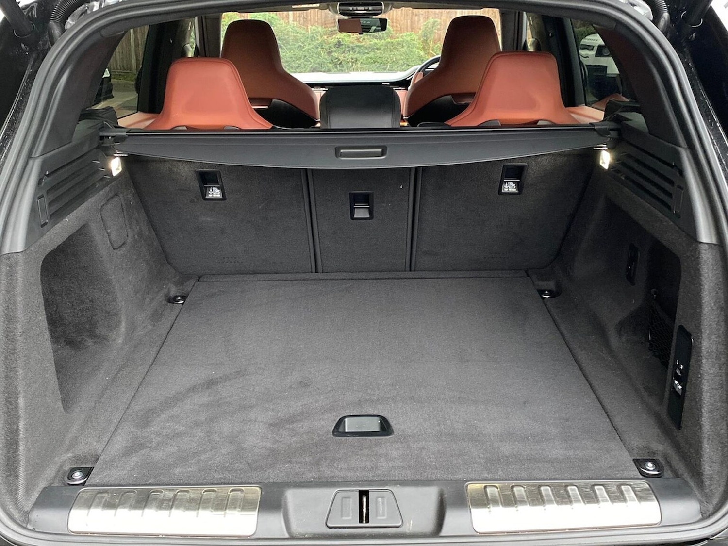 Used Land Rover Range Rover Sport 2024 for sale - 77701310: Photo 10