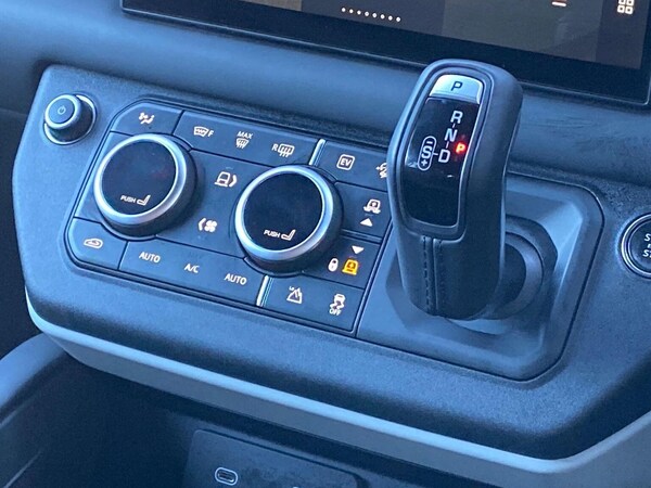 Used Land Rover Defender 2024 for sale - 76187177: Photo 13