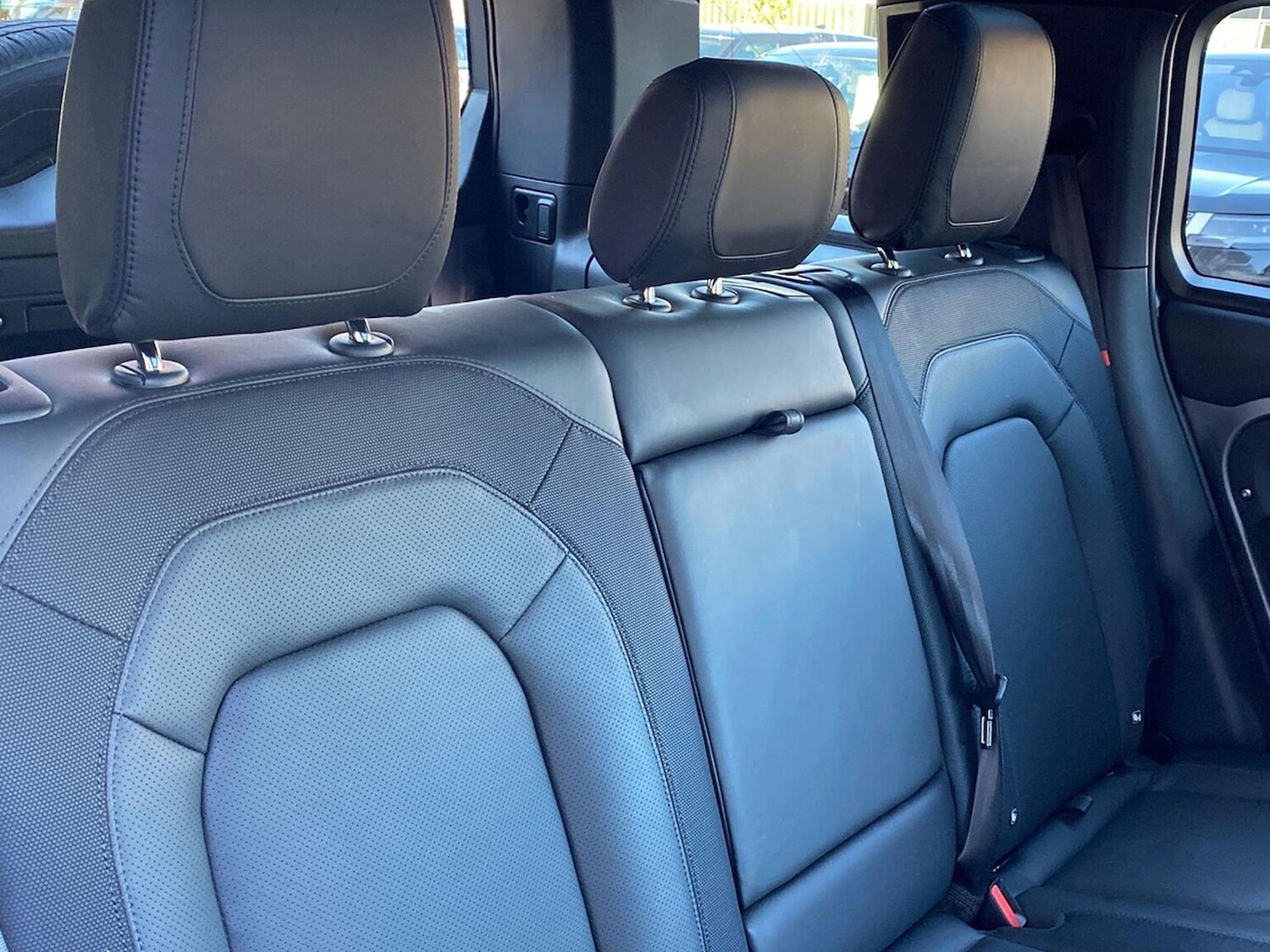 Used Land Rover Defender 2024 for sale - 76187177: Photo 38