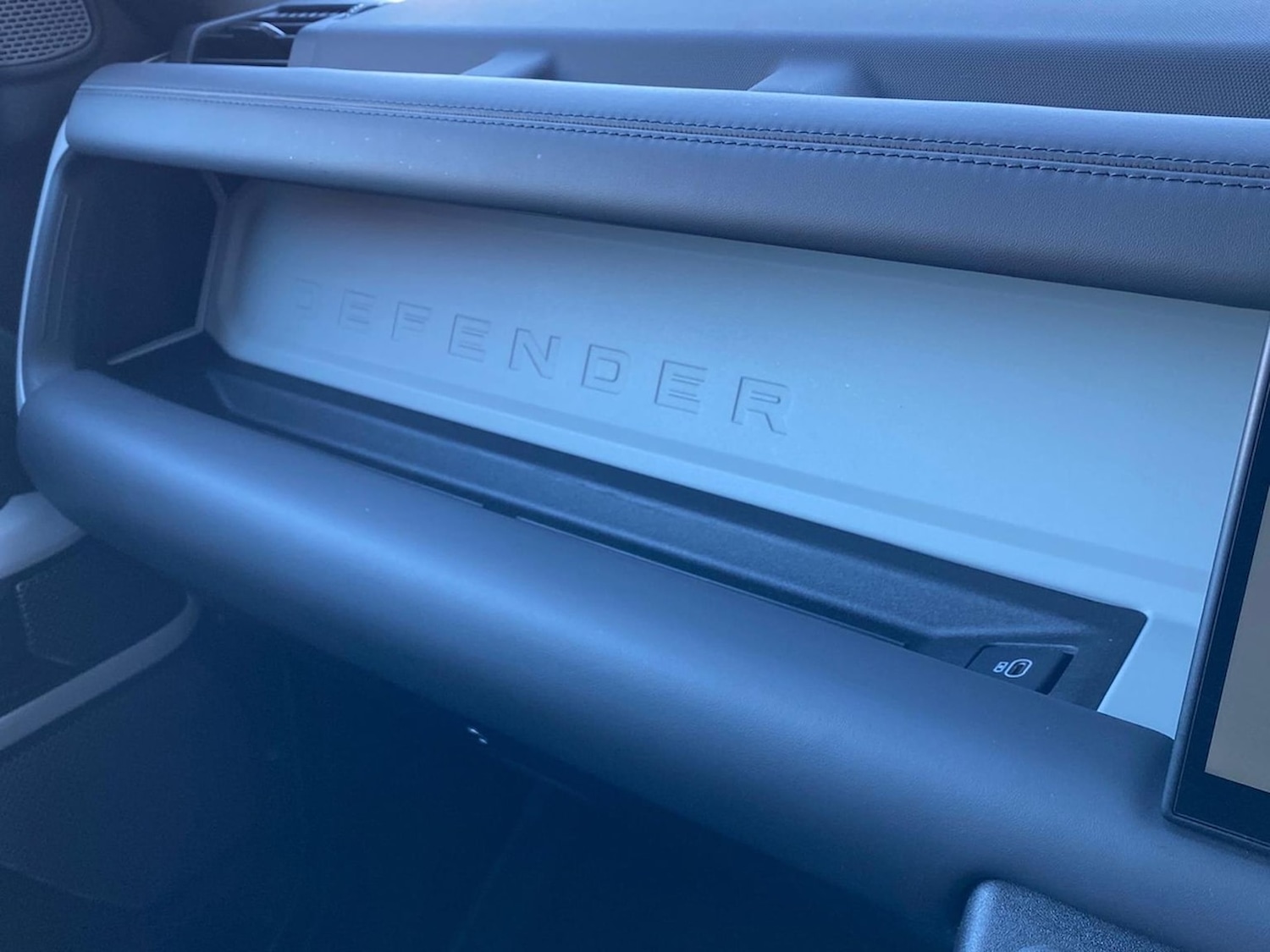 Used Land Rover Defender 2024 for sale - 76187177: Photo 43