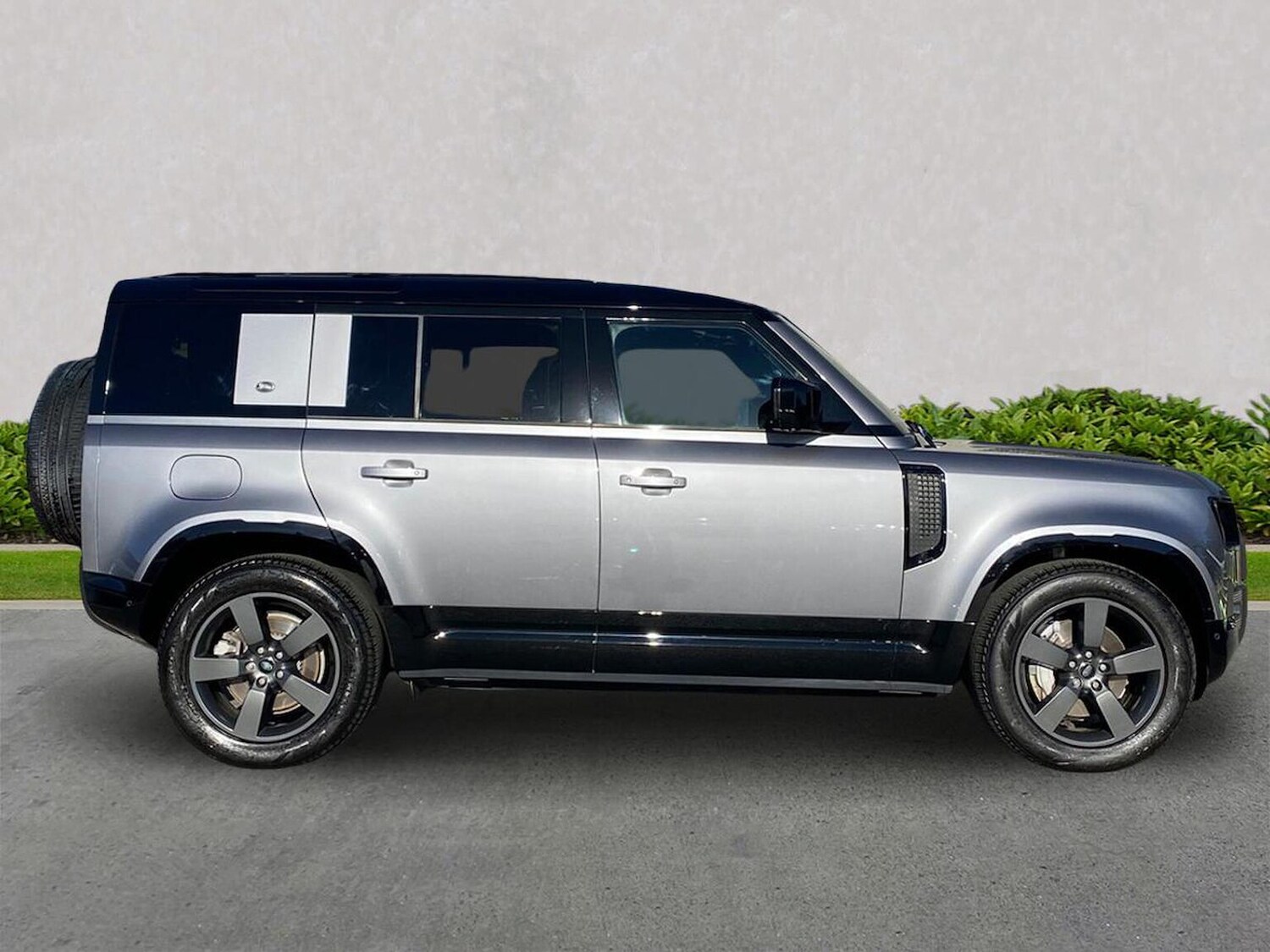 Used Land Rover Defender 2024 for sale - 76187177: Photo 5