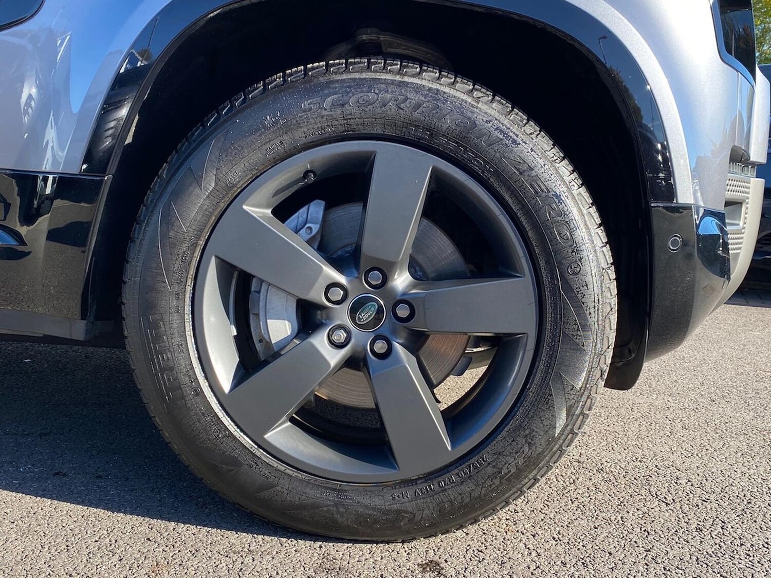 Used Land Rover Defender 2024 for sale - 76187177: Photo 8