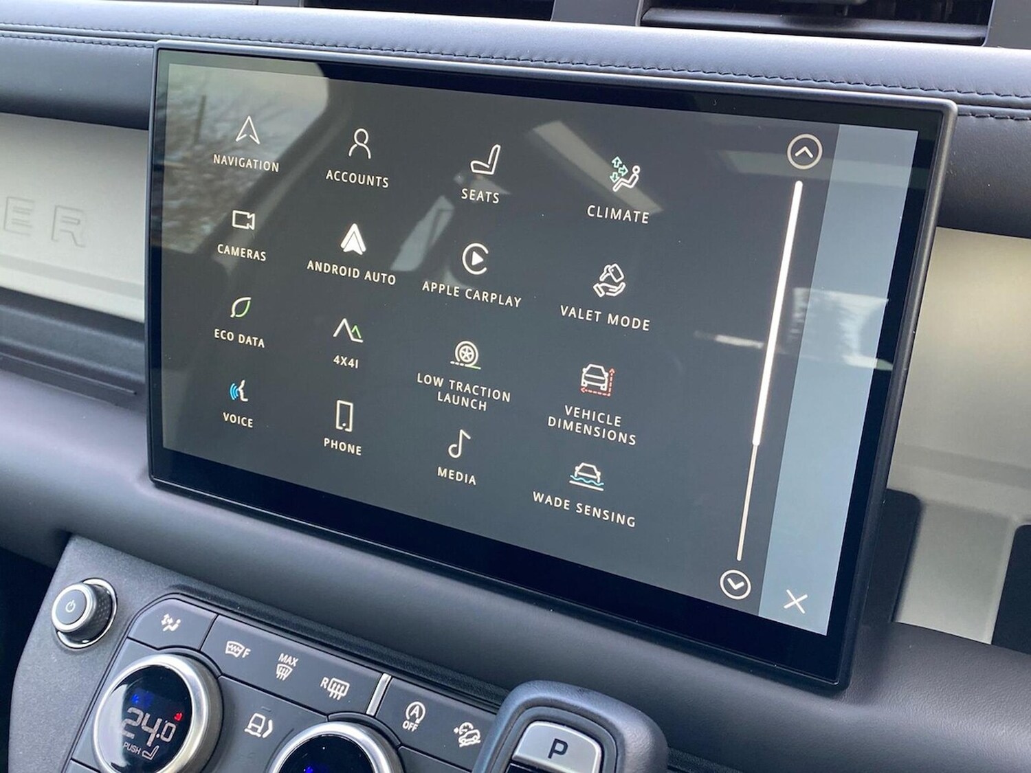 Used Land Rover Defender 2023 for sale - 76547699: Photo 23