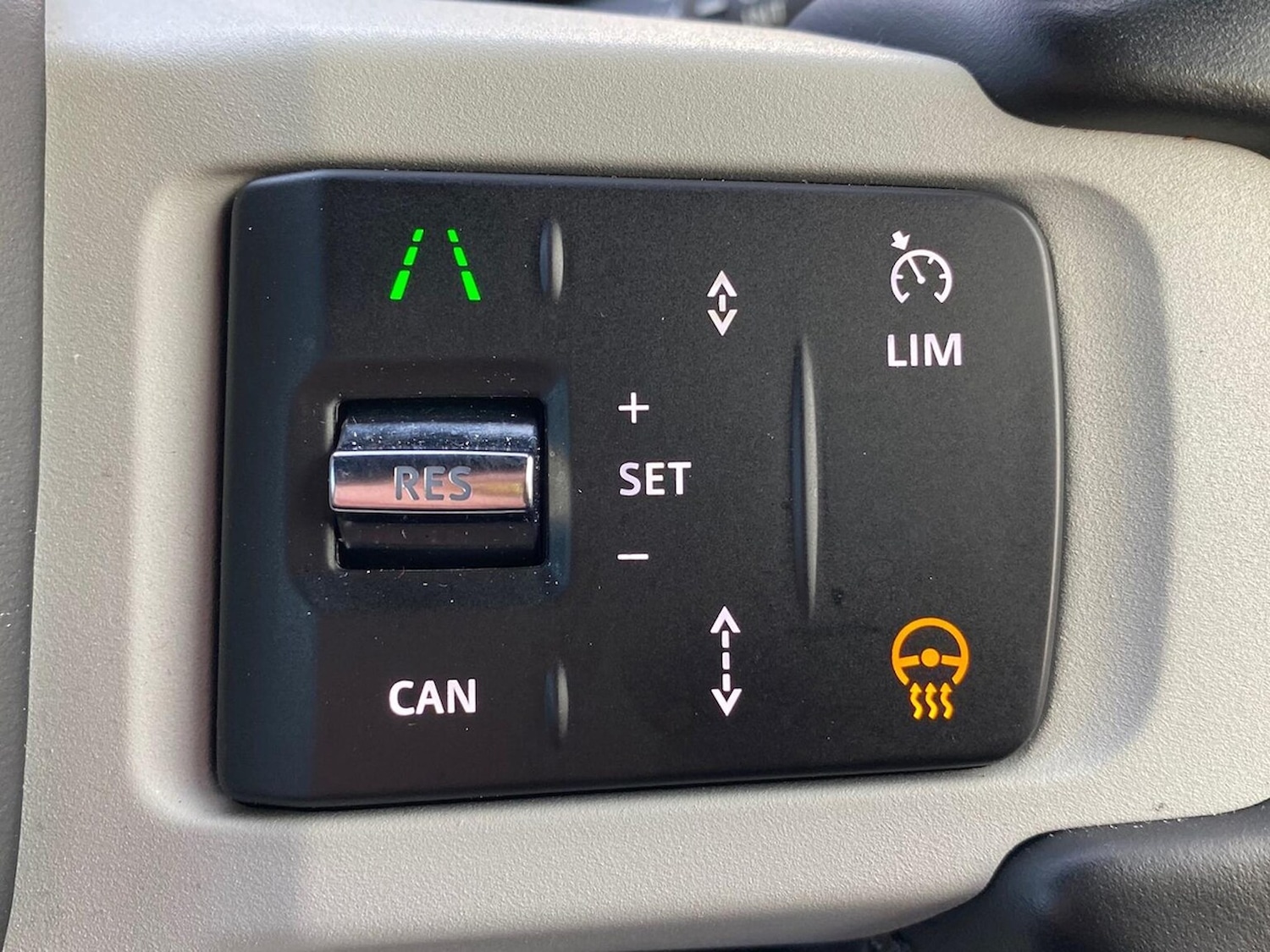 Used Land Rover Defender 2023 for sale - 76547699: Photo 31