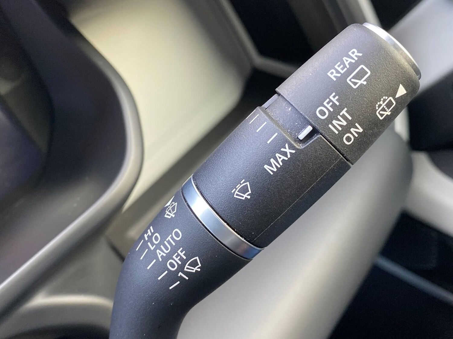 Used Land Rover Defender 2023 for sale - 76547699: Photo 33