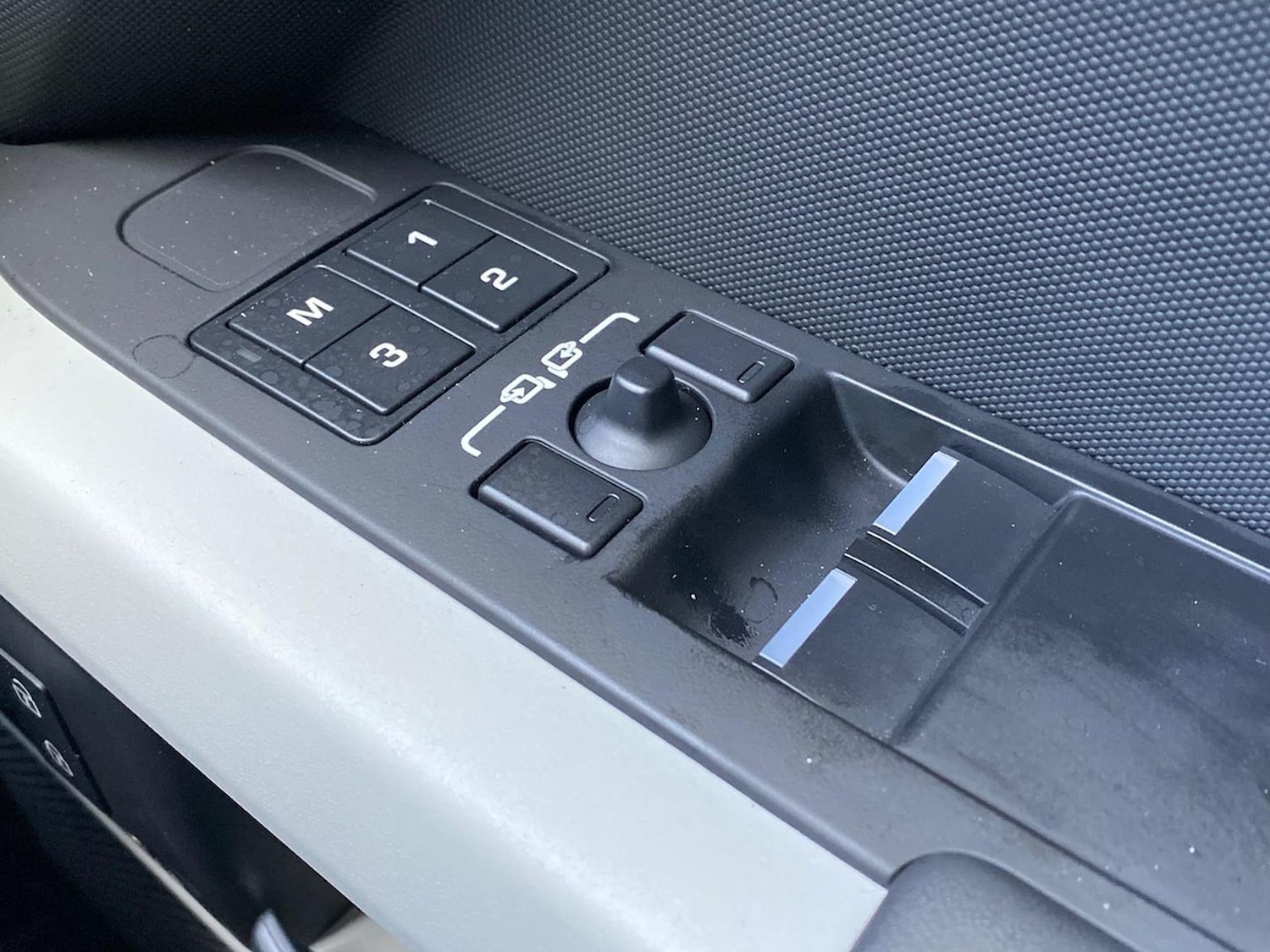 Used Land Rover Defender 2023 for sale - 76547699: Photo 34