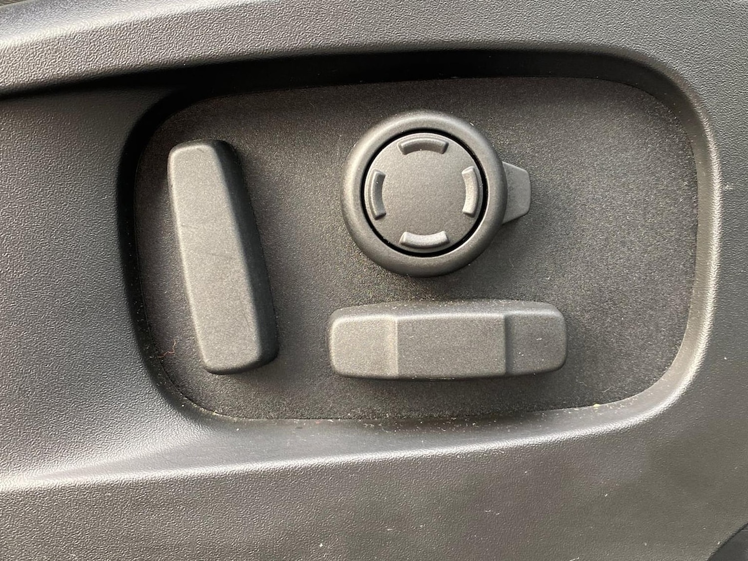 Used Land Rover Defender 2023 for sale - 76547699: Photo 38