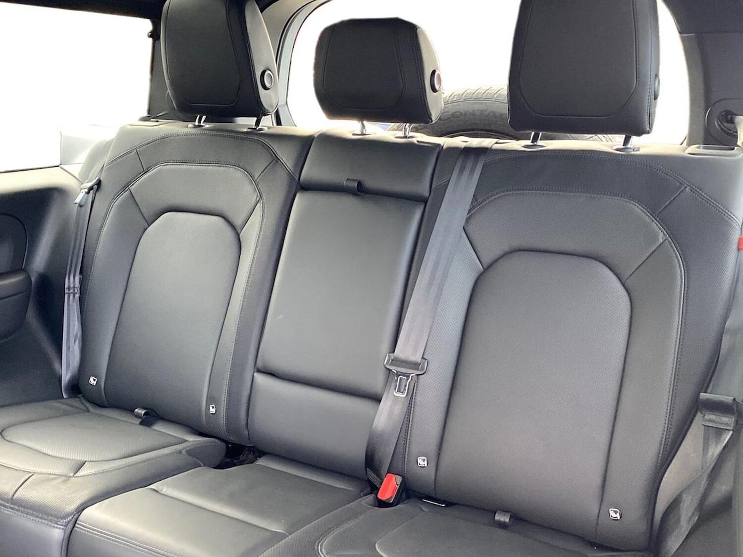 Used Land Rover Defender 2023 for sale - 76547699: Photo 4