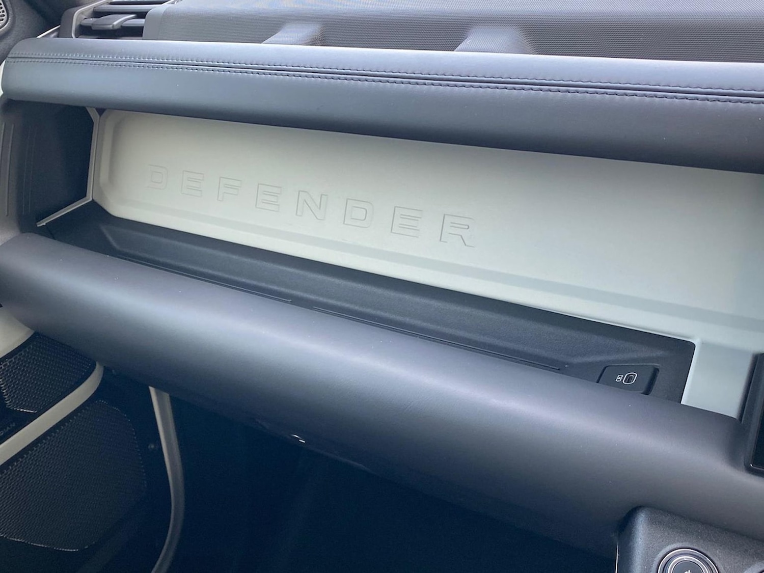 Used Land Rover Defender 2023 for sale - 76547699: Photo 40