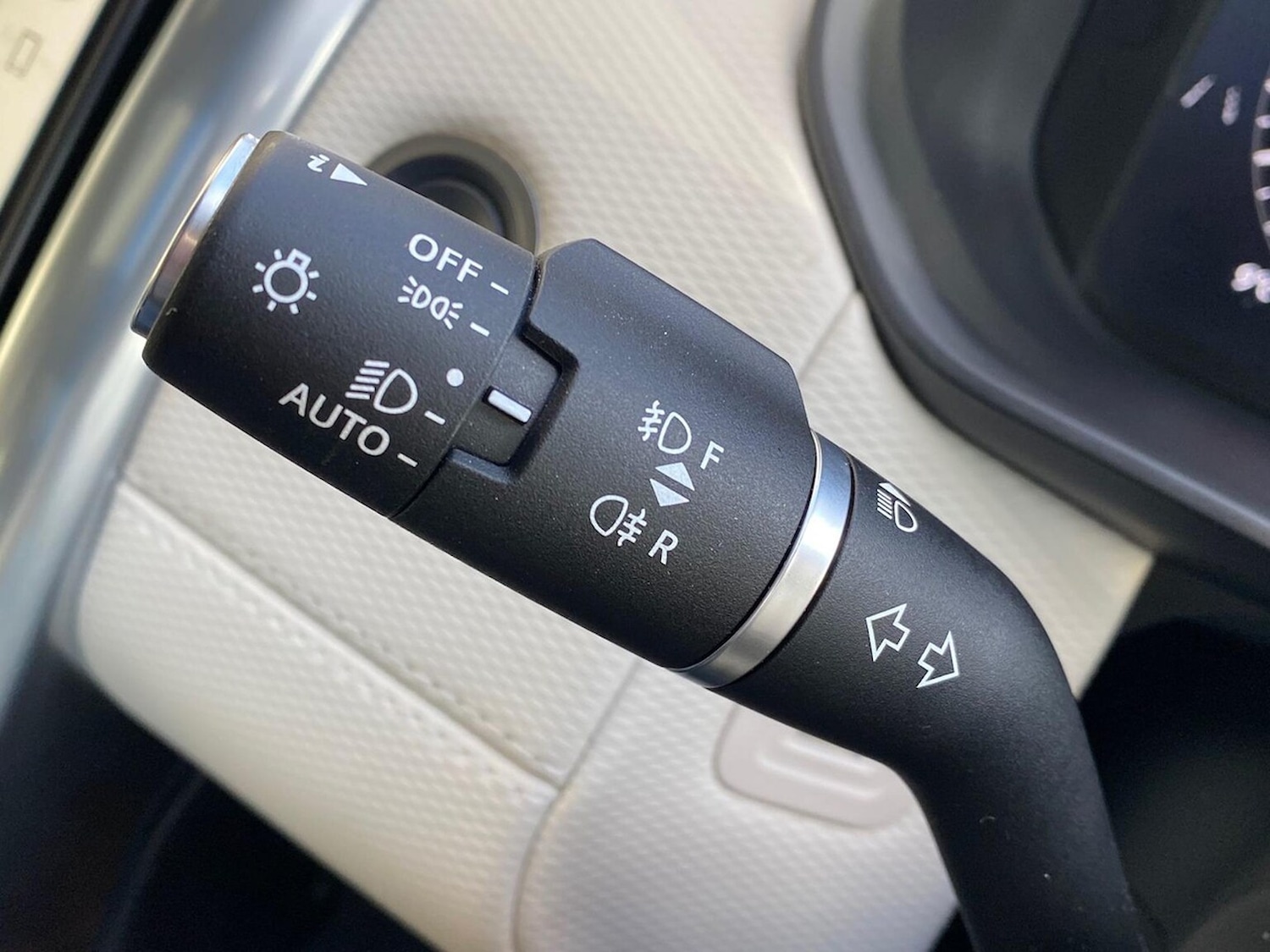 Used Land Rover Discovery 2024 for sale - 77790351: Photo 32