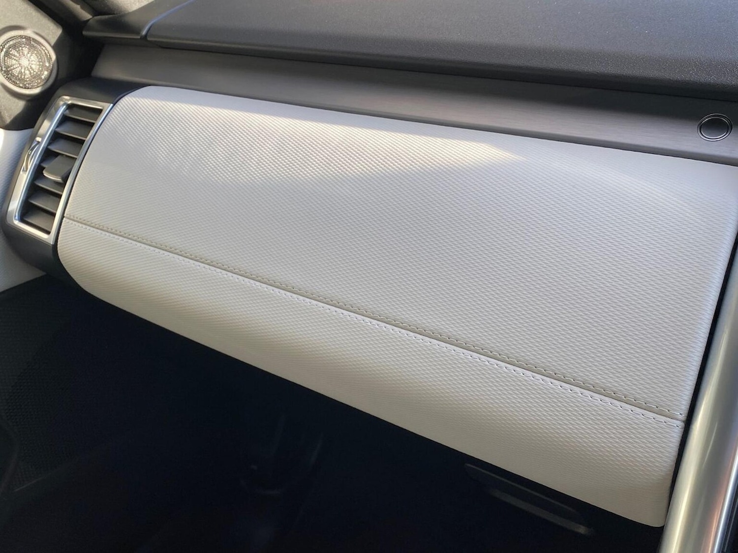 Used Land Rover Discovery 2024 for sale - 77790351: Photo 40