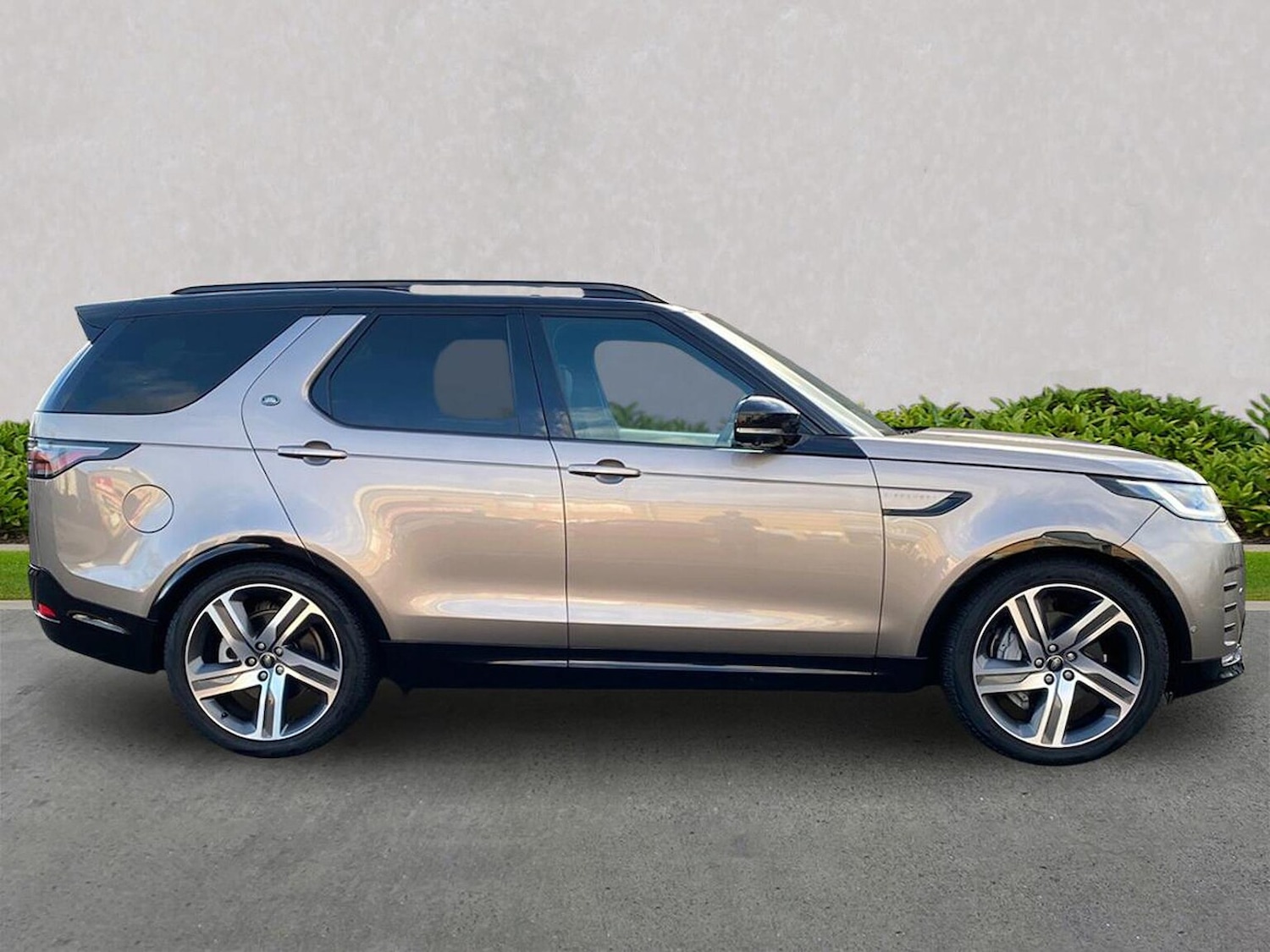 Used Land Rover Discovery 2024 for sale - 77790351: Photo 5