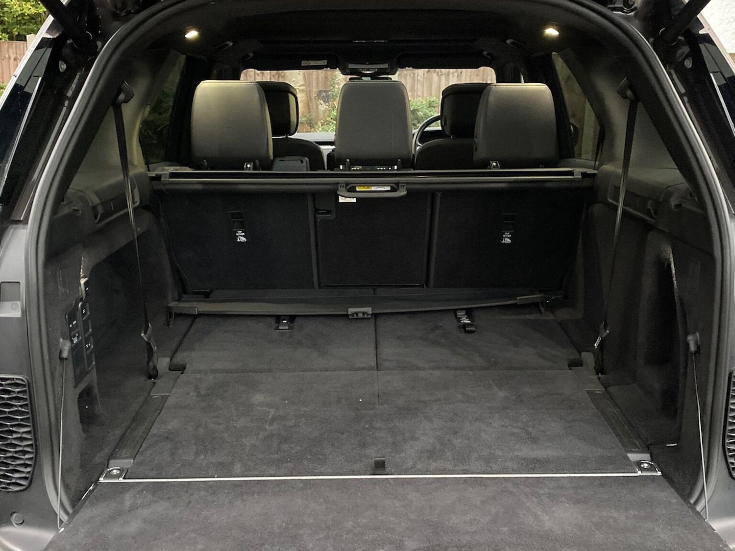 Used Land Rover Discovery 2024 for sale - 76974558: Photo 10