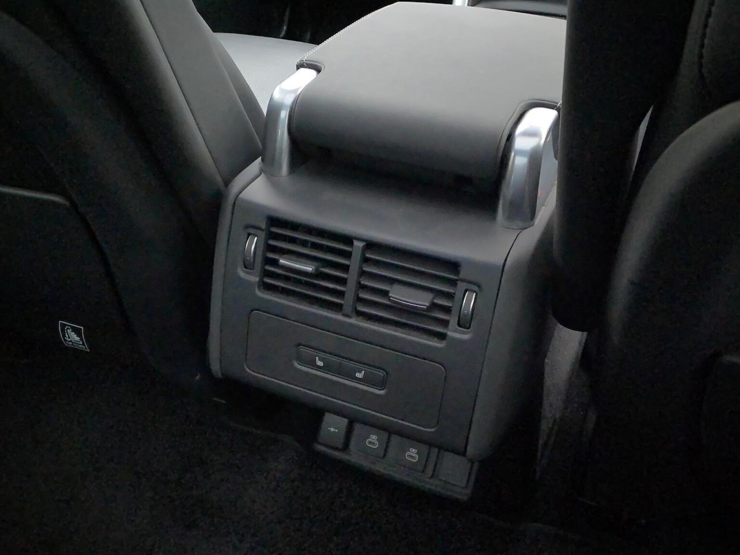 Used Land Rover Discovery 2024 for sale - 76974558: Photo 18