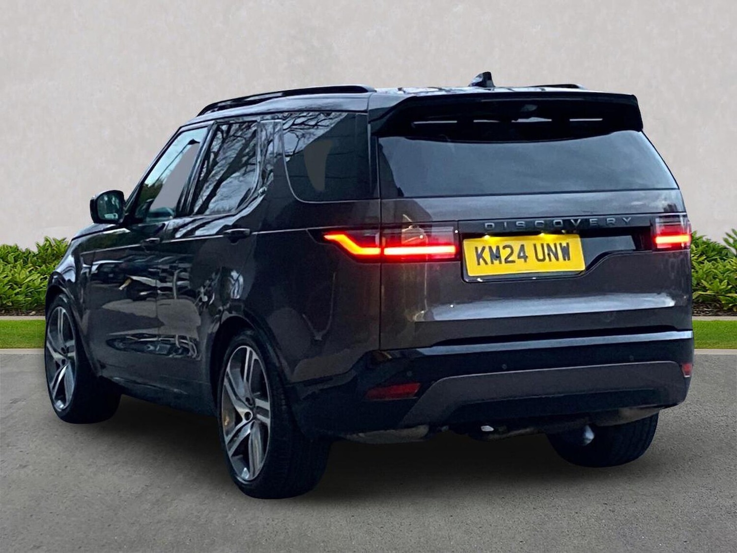 Used Land Rover Discovery 2024 for sale - 76974558: Photo 2