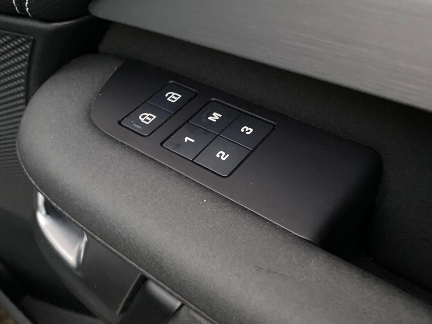 Used Land Rover Discovery 2024 for sale - 76974558: Photo 23