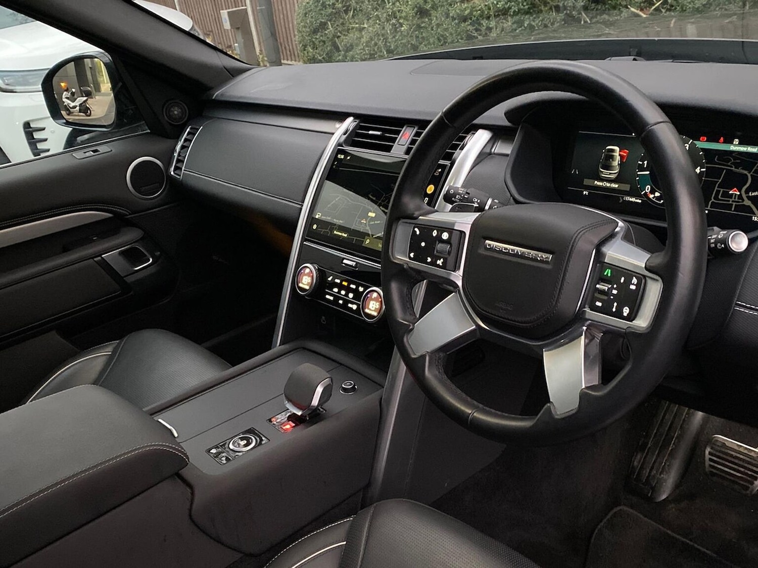 Used Land Rover Discovery 2024 for sale - 76974558: Photo 26