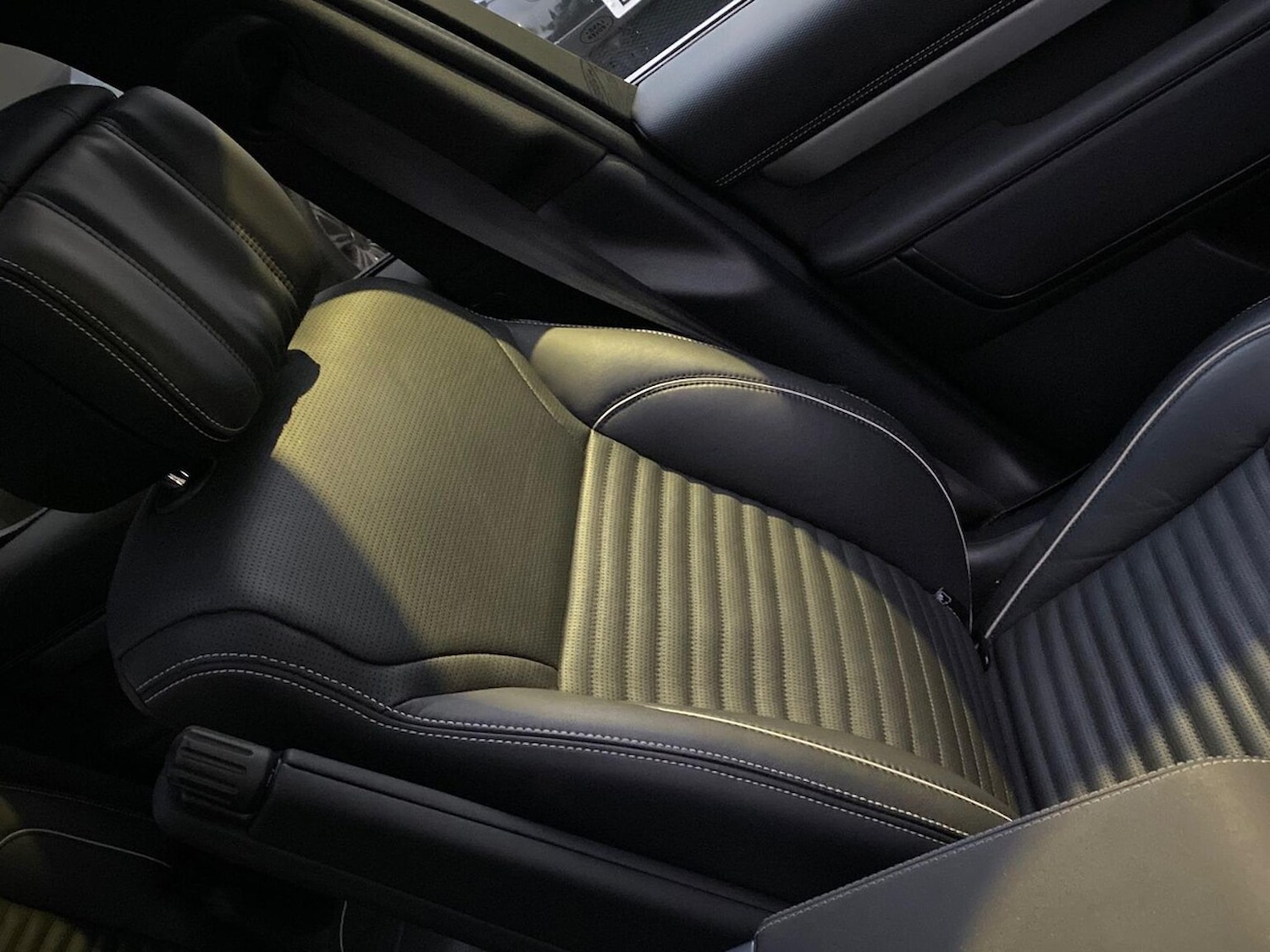 Used Land Rover Discovery 2024 for sale - 76974558: Photo 42