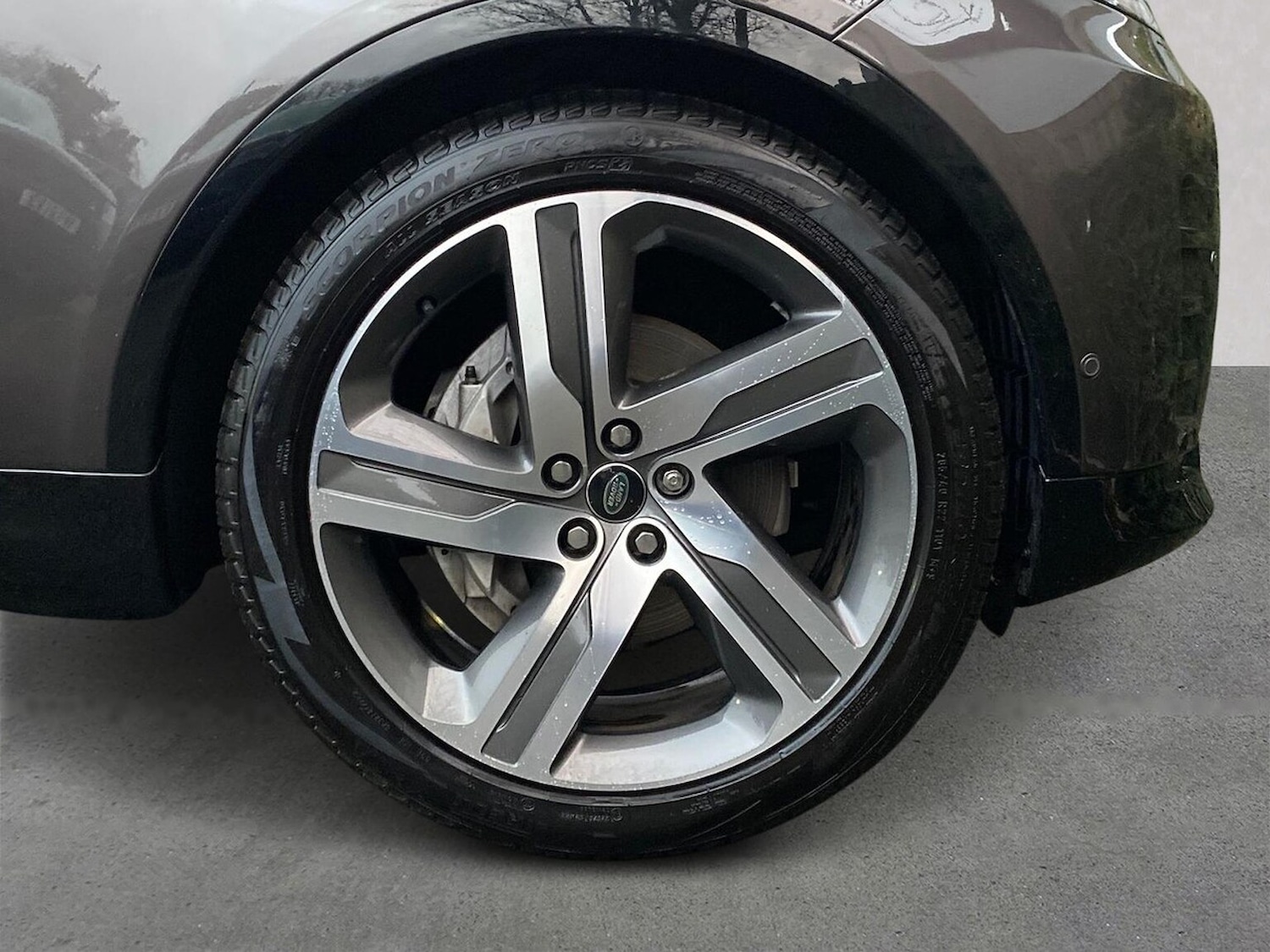 Used Land Rover Discovery 2024 for sale - 76974558: Photo 8