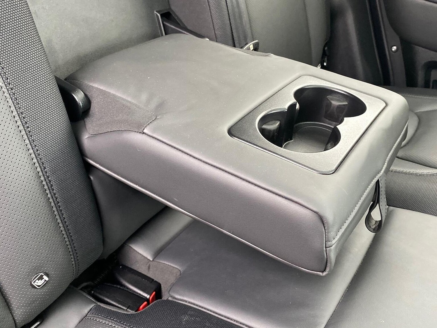 Used Land Rover Defender 2023 for sale - 76591431: Photo 23