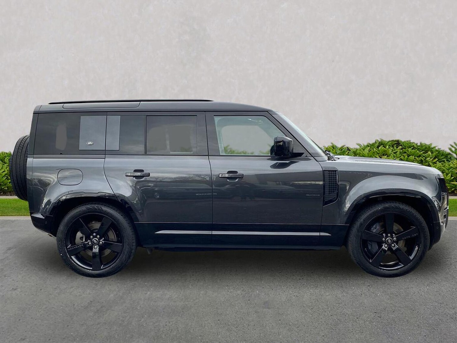 Used Land Rover Defender 2023 for sale - 76591431: Photo 5