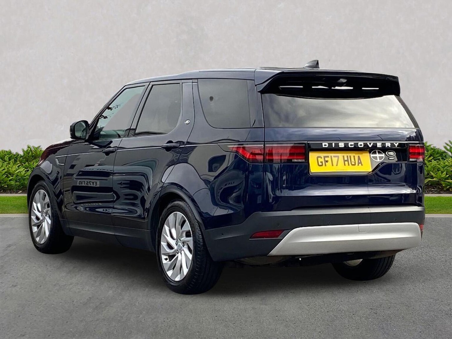 Used Land Rover Discovery 2021 for sale - 76694621: Photo 2