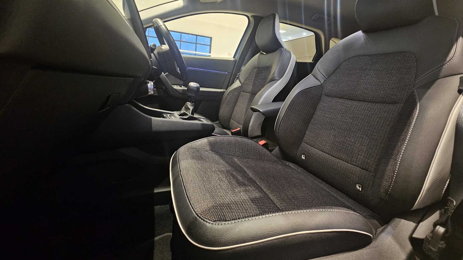 Used Renault Captur for sale - 77860534: Photo 9