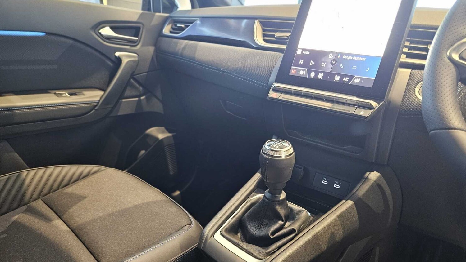 Used Renault Captur for sale - 77857102: Photo 15