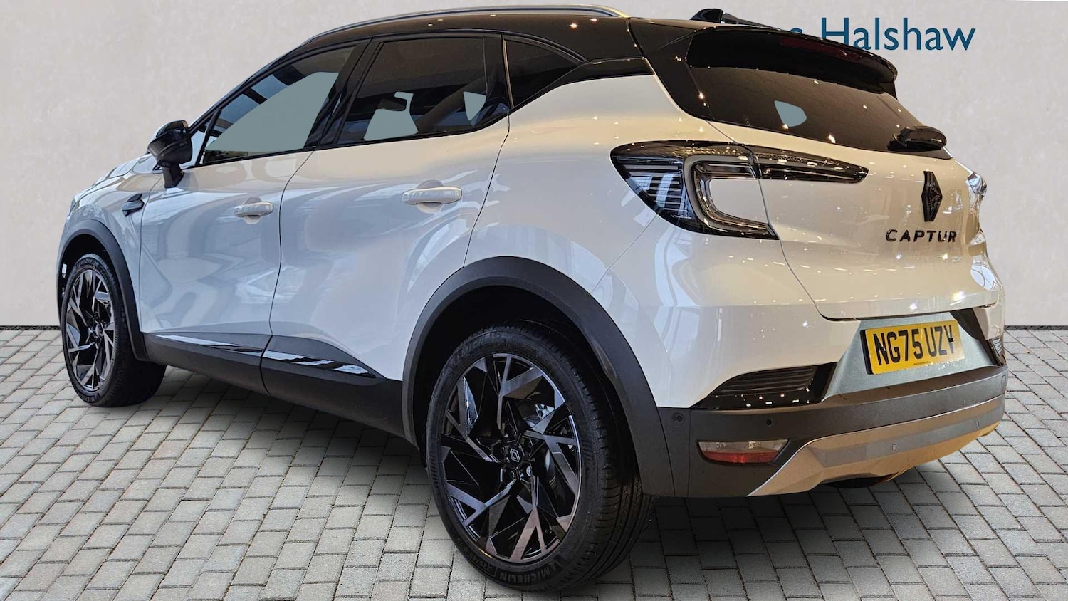 Used Renault Captur for sale - 77857102: Photo 2