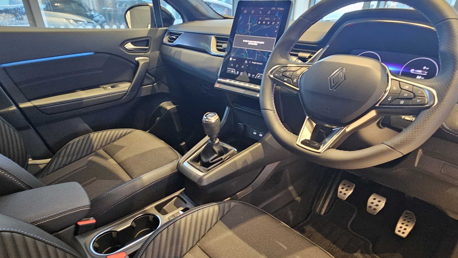 Used Renault Captur for sale - 77857102: Photo 3