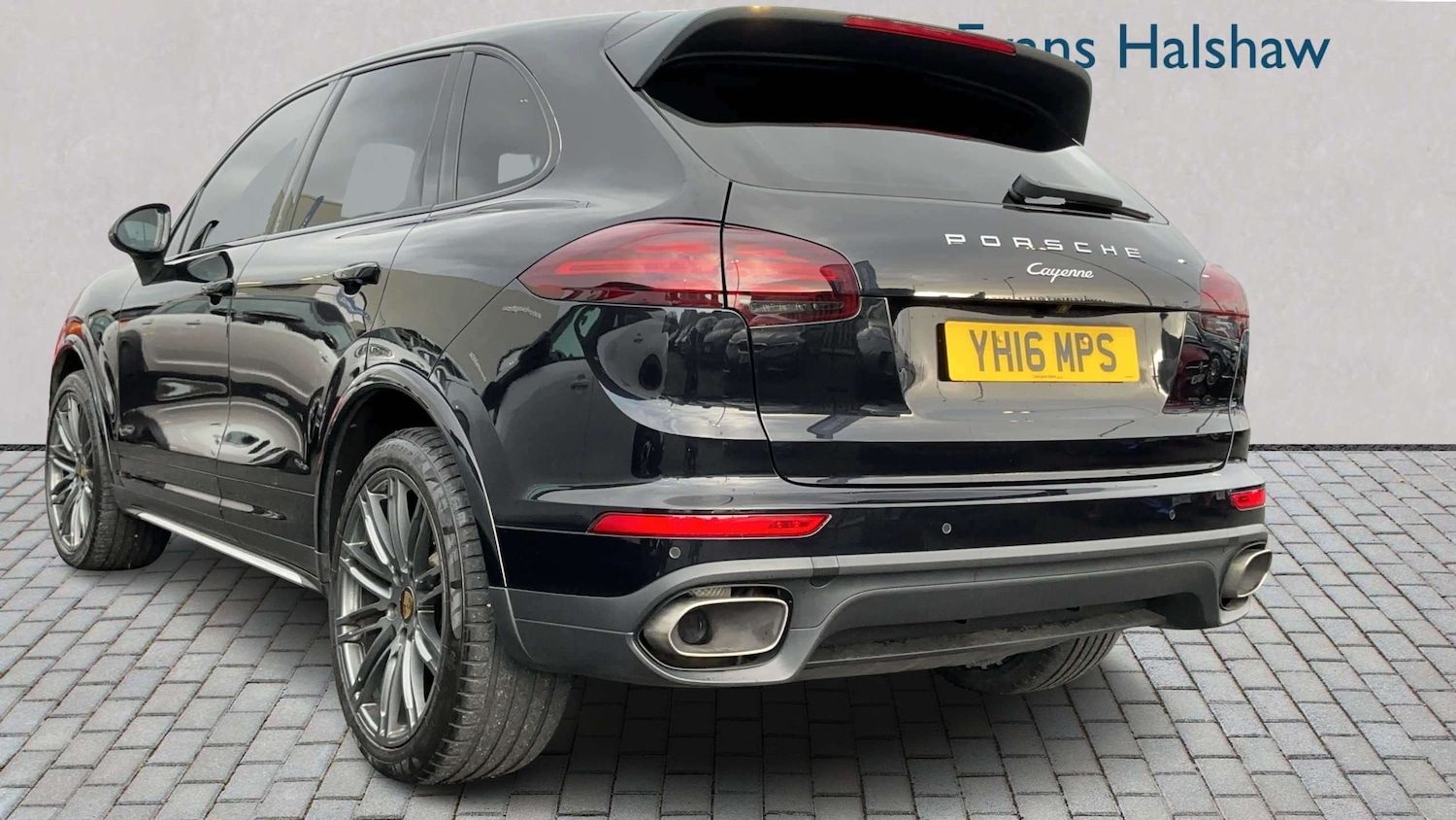 Used Porsche Cayenne 2016 for sale - 78052231: Photo 2