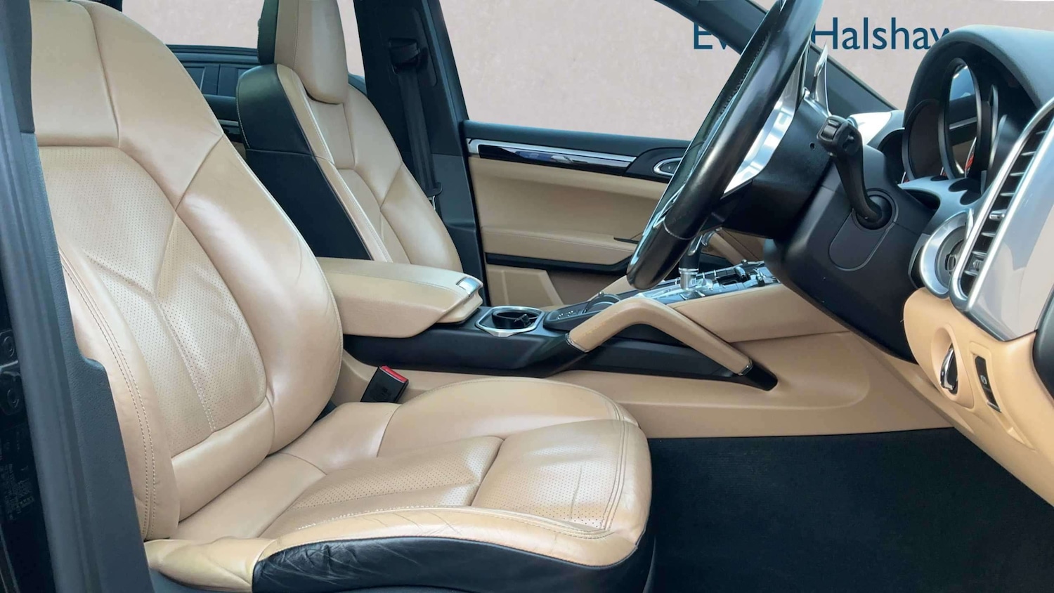 Used Porsche Cayenne 2016 for sale - 78052231: Photo 3