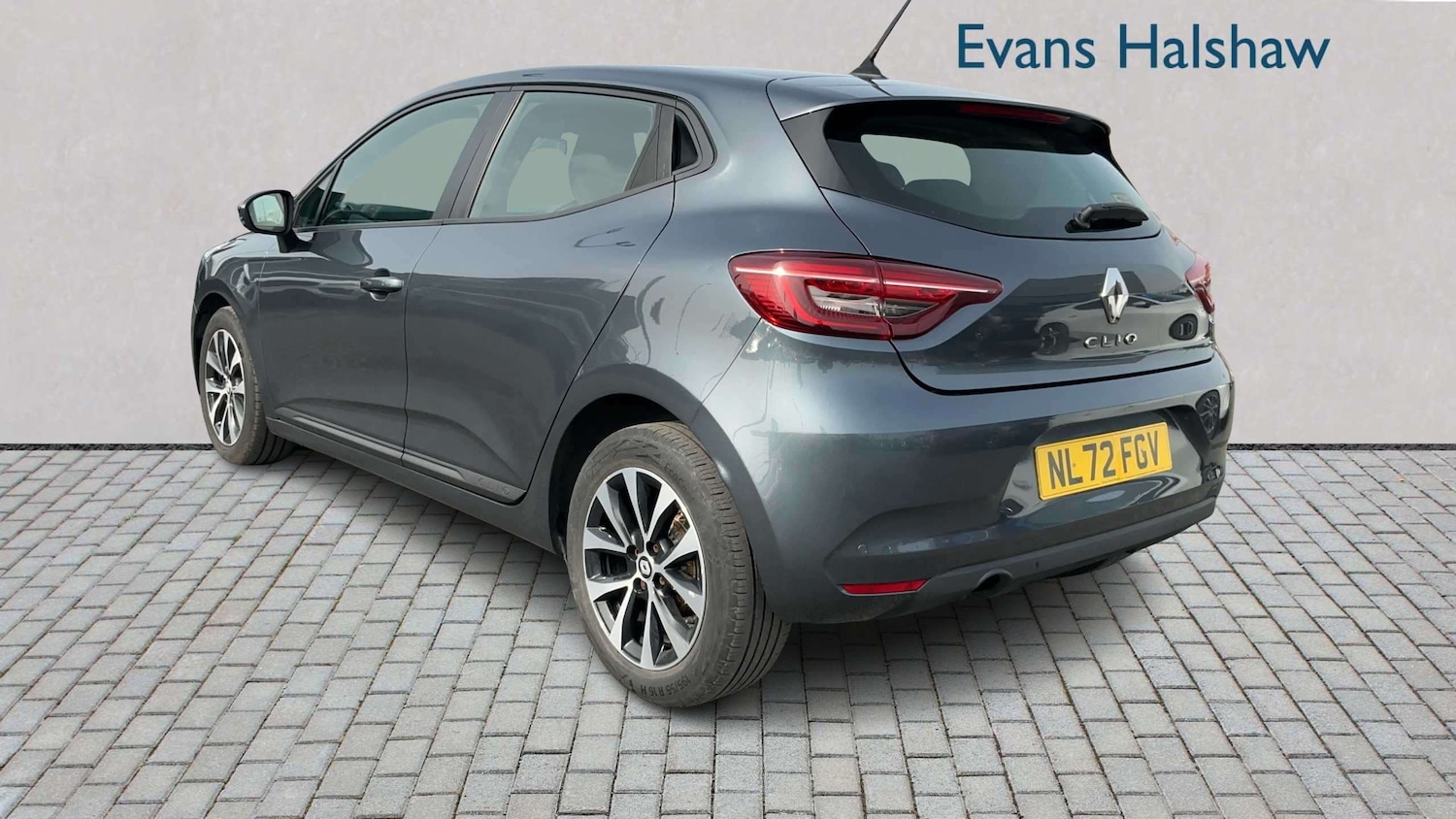Used Renault Clio 2022 for sale - 77972990: Photo 2