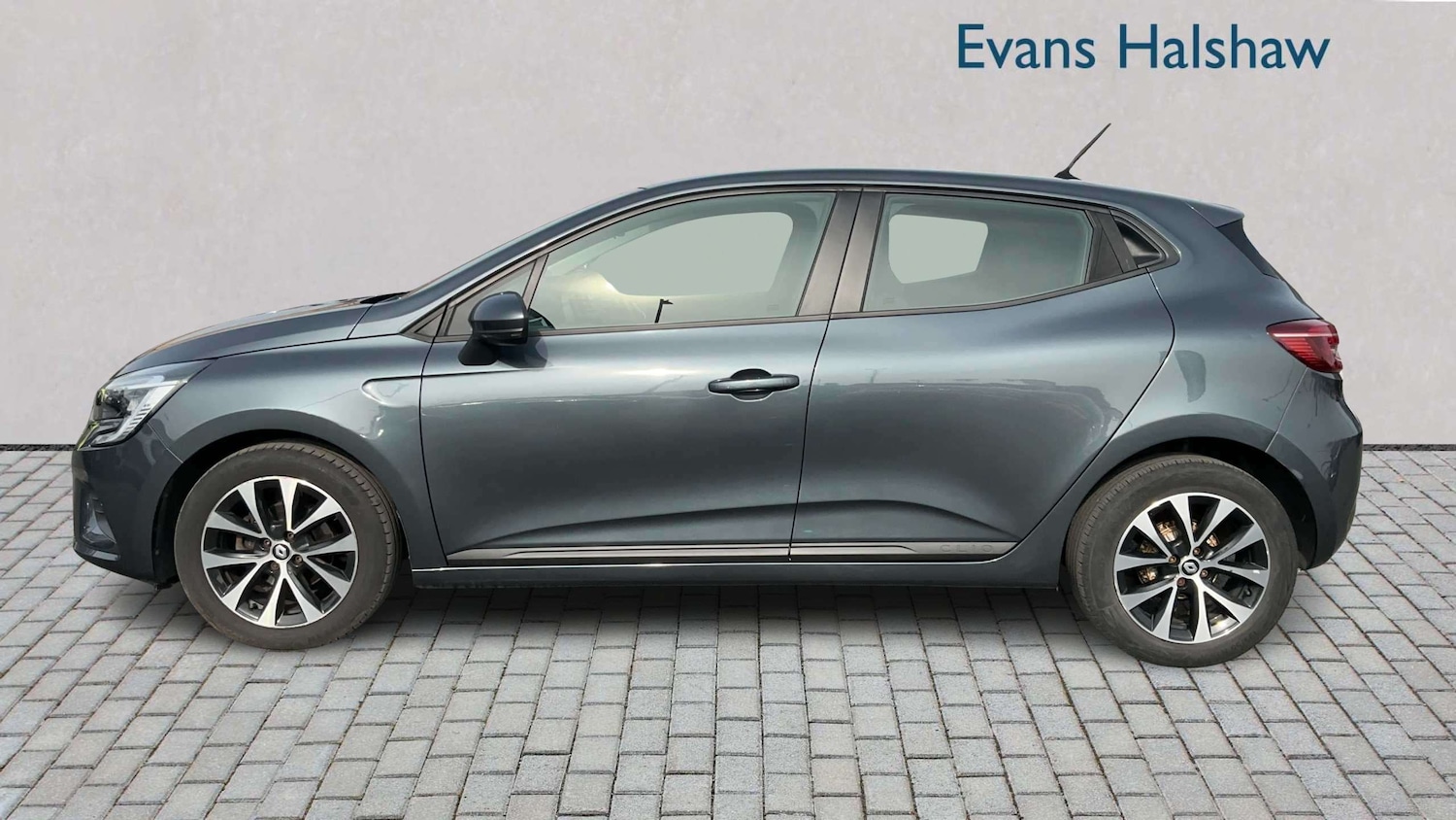 Used Renault Clio 2022 for sale - 77972990: Photo 3