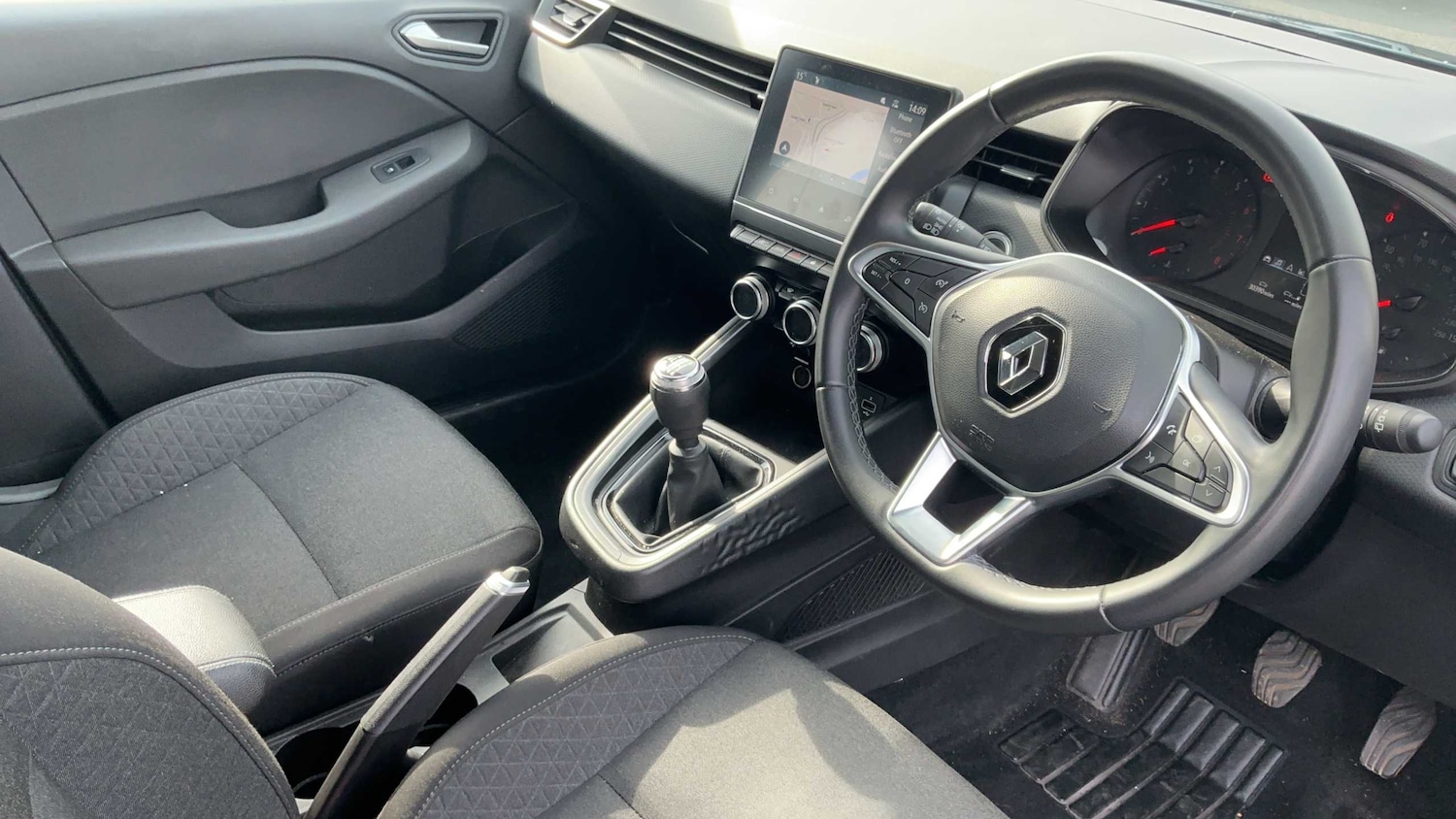 Used Renault Clio 2022 for sale - 77972990: Photo 8
