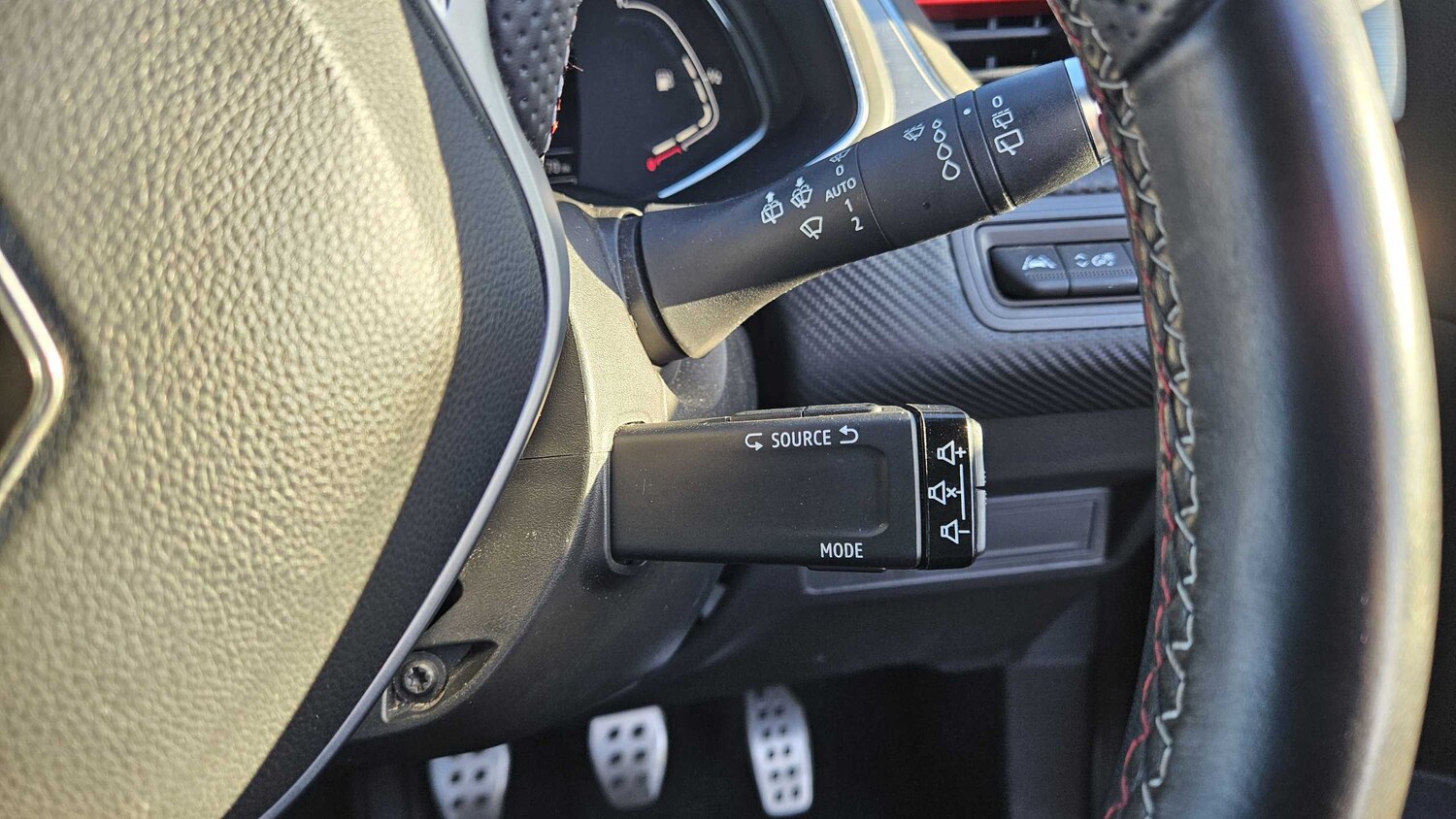 Used Renault Captur for sale - 77861944: Photo 15