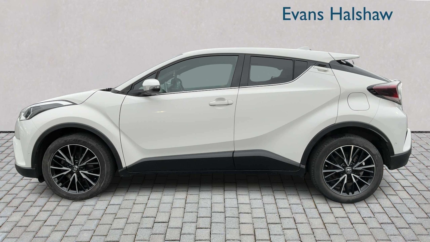 Used Toyota C-HR 2019 for sale - 77858459: Photo 3