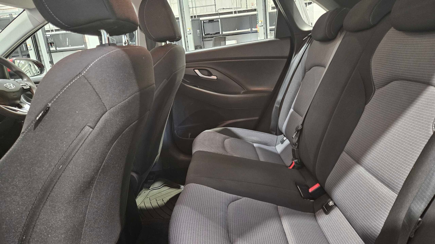 Used Hyundai i30 2017 for sale - 77899230: Photo 9