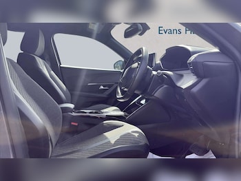 Used Peugeot 2008 2024 for sale - 79306395: Photo