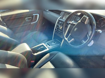 Used Land Rover Discovery Sport 2017 for sale - 78519532: Photo